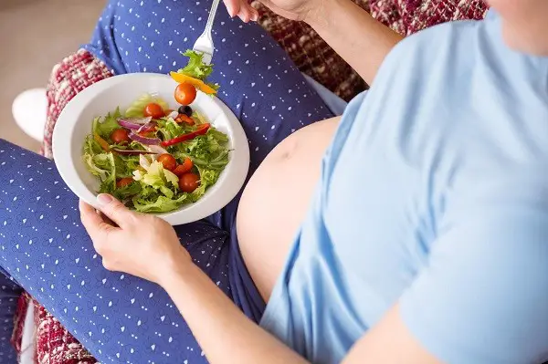 Pregnancy Tips - Attention to your diet﻿